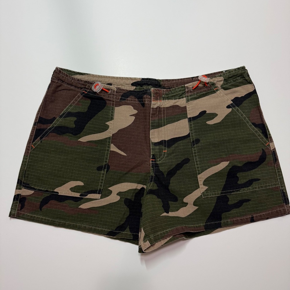 Y2K Mudd Camo size 9 shorts
